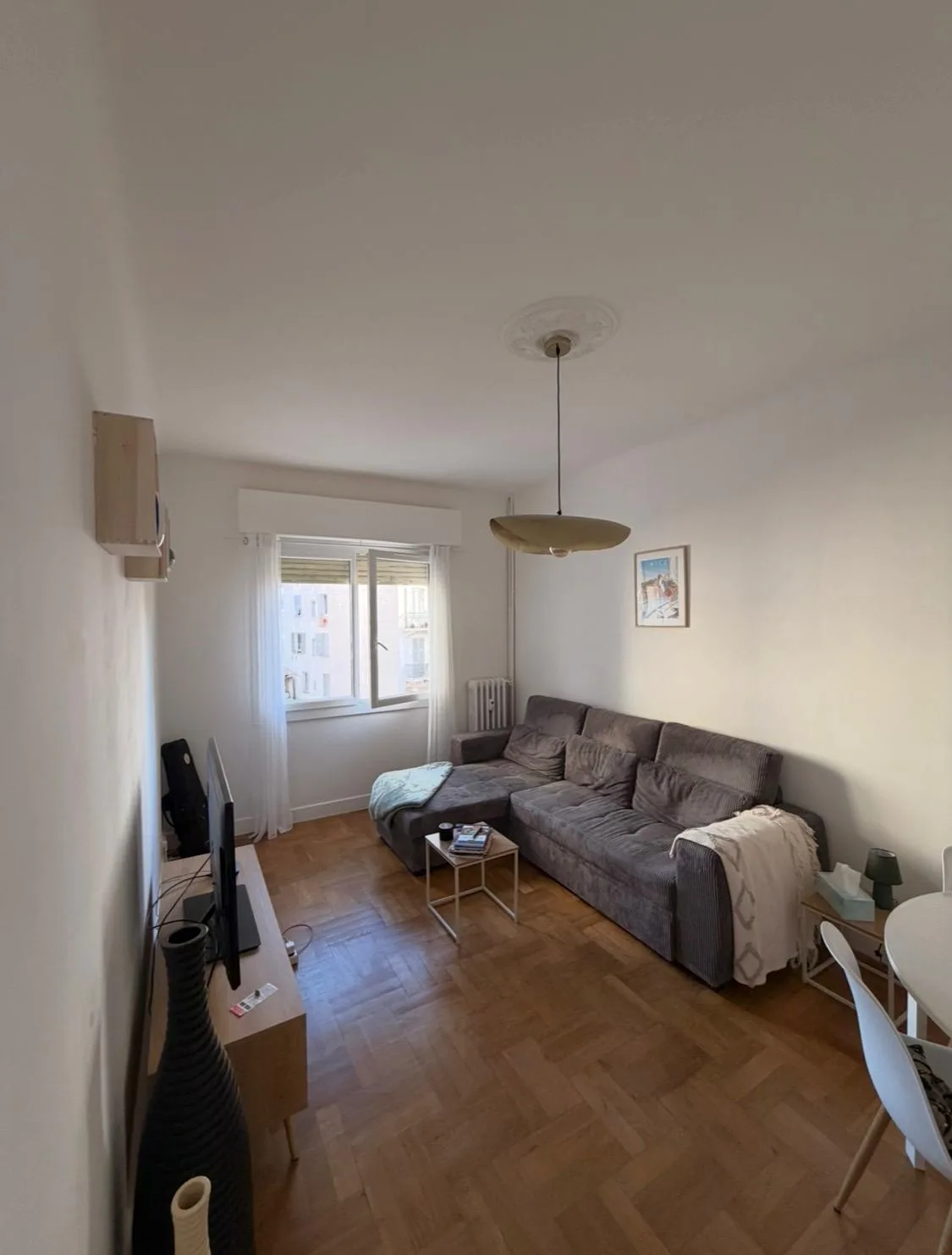 Salon d'appartement rénové par BAT FINITION